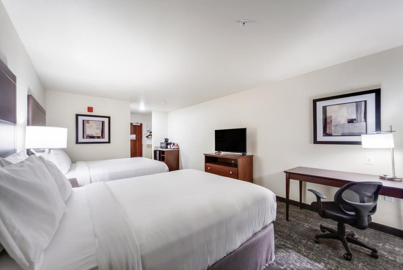 Cobblestone Inn & Suites-Fremont מראה חיצוני תמונה