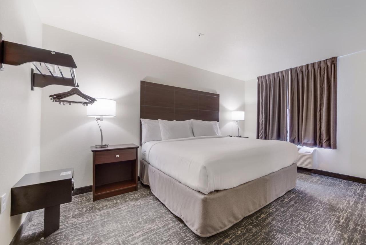 Cobblestone Inn & Suites-Fremont מראה חיצוני תמונה