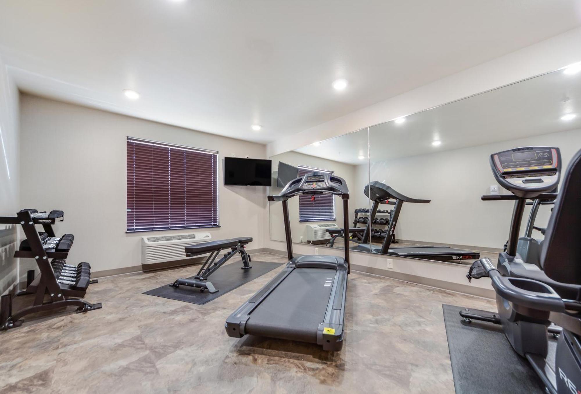 Cobblestone Inn & Suites-Fremont מראה חיצוני תמונה
