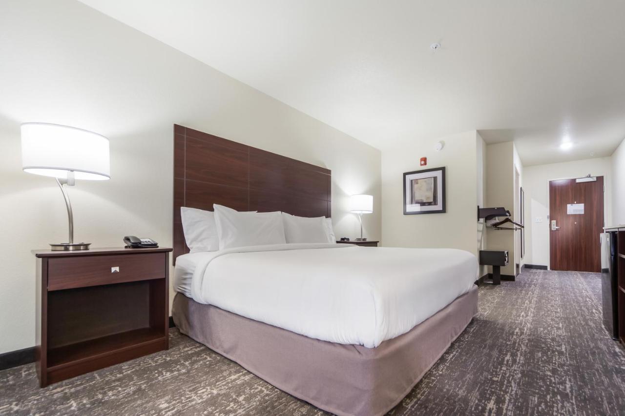 Cobblestone Inn & Suites-Fremont מראה חיצוני תמונה