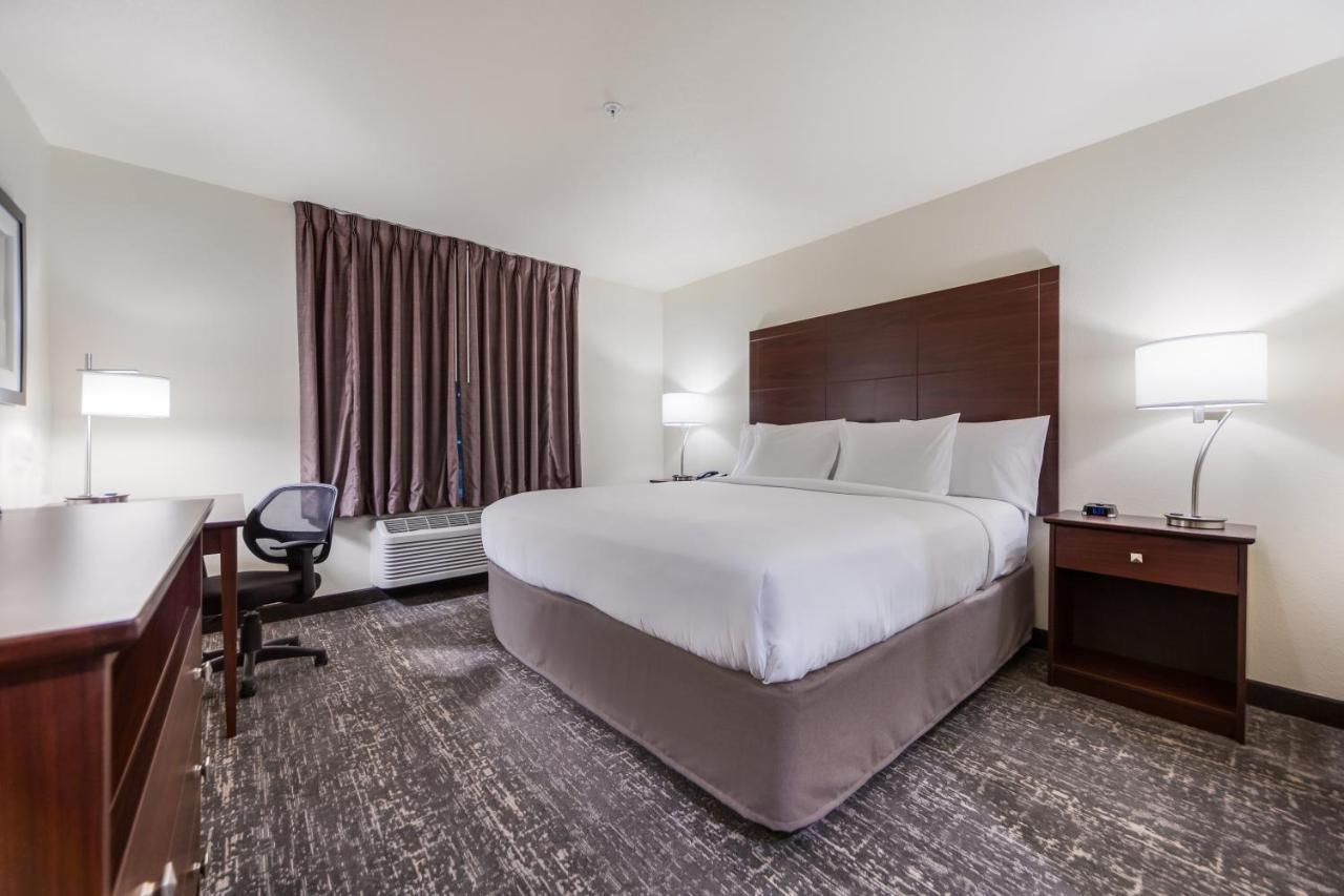 Cobblestone Inn & Suites-Fremont מראה חיצוני תמונה