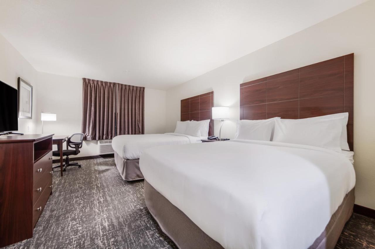 Cobblestone Inn & Suites-Fremont מראה חיצוני תמונה