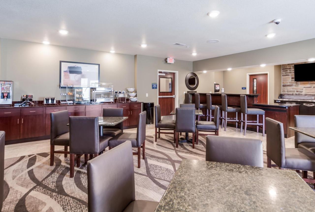 Cobblestone Inn & Suites-Fremont מראה חיצוני תמונה