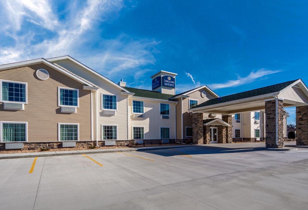 Cobblestone Inn & Suites-Fremont מראה חיצוני תמונה