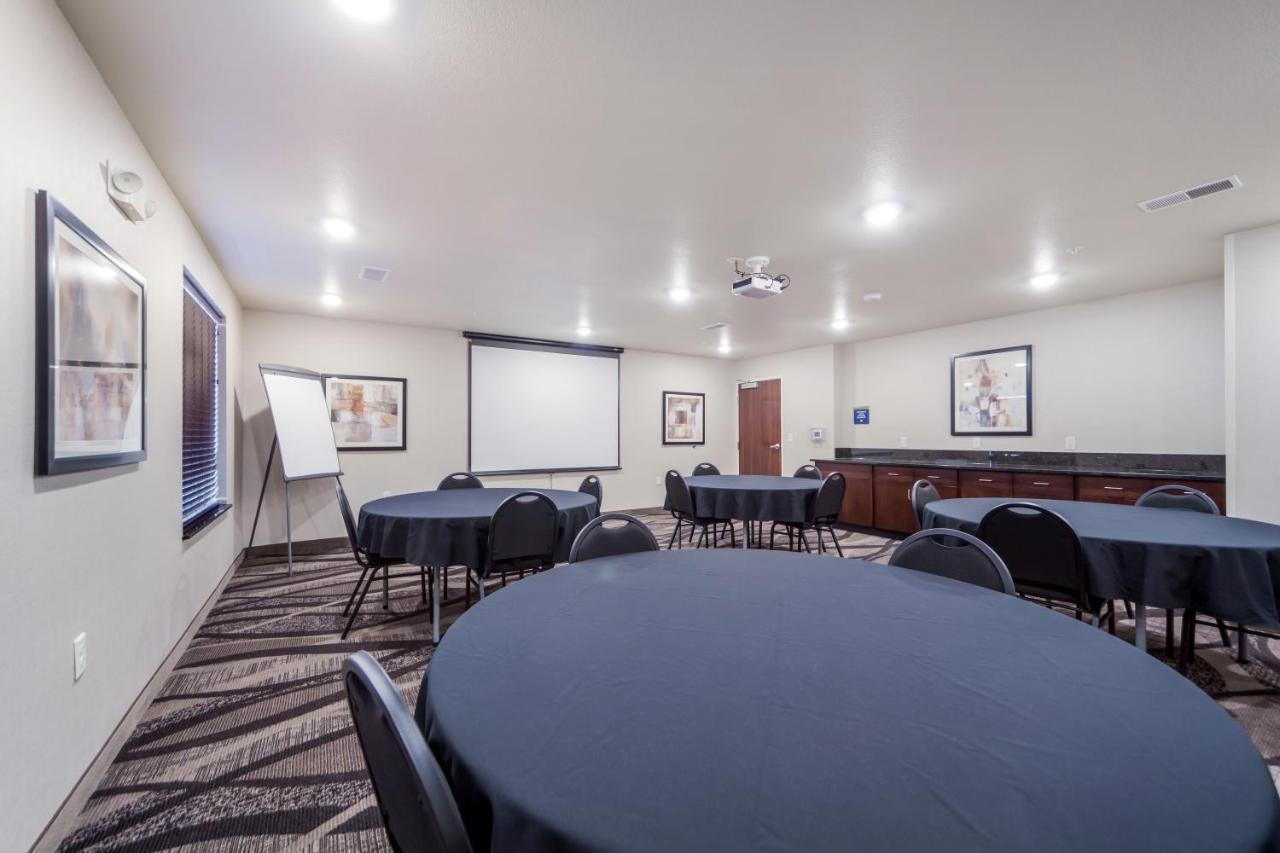 Cobblestone Inn & Suites-Fremont מראה חיצוני תמונה