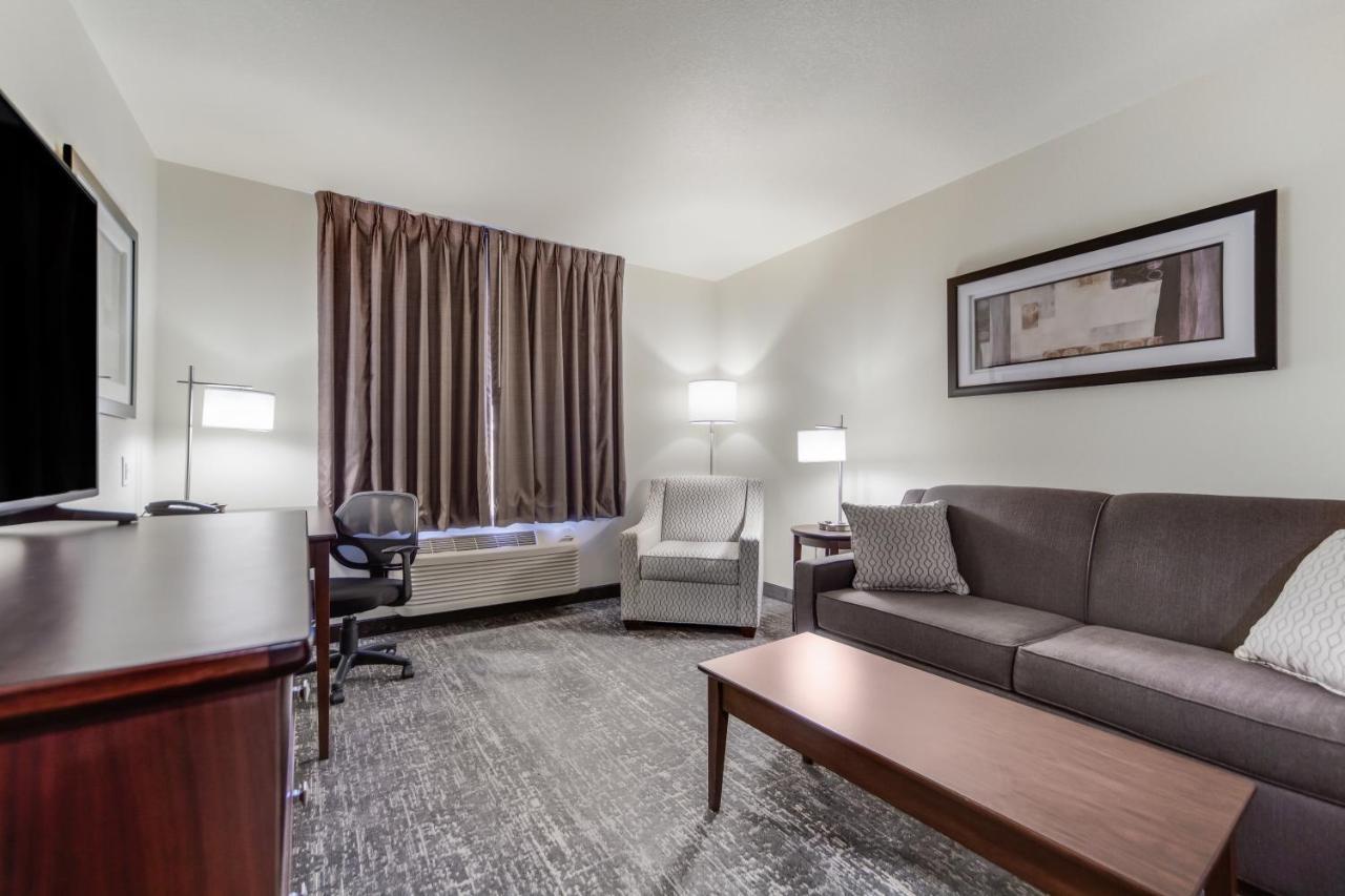 Cobblestone Inn & Suites-Fremont מראה חיצוני תמונה
